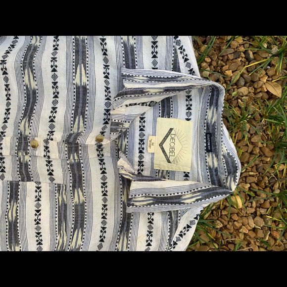 Decibel Shirt size Medium - Picture 5 of 6